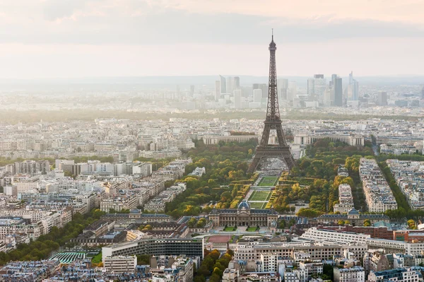 Eiffelturm Luftaufnahme - Skyline von Paris — Stockfoto