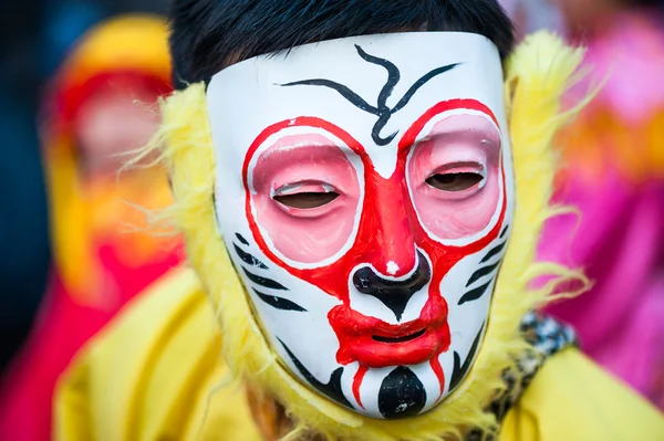 Китайський Новий рік - мавпа маски - парад в Парижі — стокове фото
