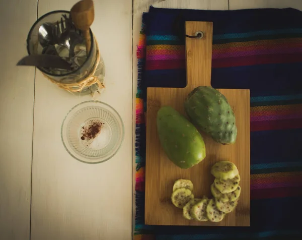 Ton balığı del Nopal sadece yemek olarak değil, aynı zamanda mide hastalıklarının, soğuk algınlığının, yüksek kolesterolün tedavisinde ve şeker hastaları için mükemmel bir besin olarak da kullanılmıştır..