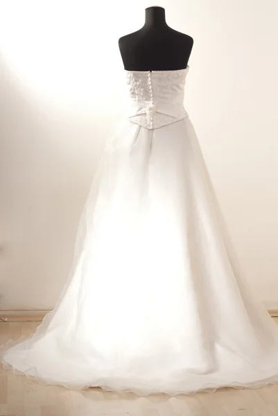 Svatební šaty v minisukních. — Stock fotografie