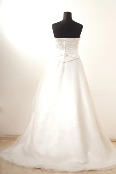 Robe de mariée sur le mannequin . Images De Stock Libres De Droits