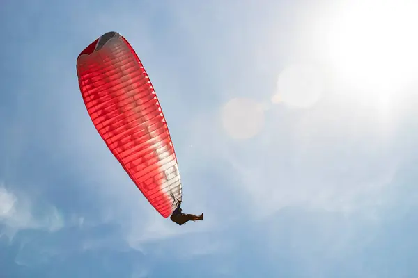 Skydiver Flying Sunlight Blue Sky — Stock Photo, Image