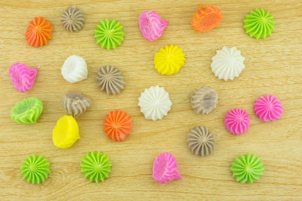 Aalaw candy, buntes thailändisches Dessert mit Zuckerkruste und weichem, zähen Inneren aus Mehl, selektiver Fokus — Stockfoto