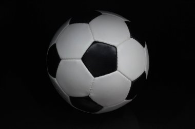 siyah zemin futbol topu