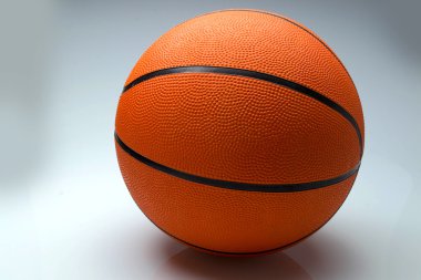 basketbol topu hafif bir arka plan üzerinde