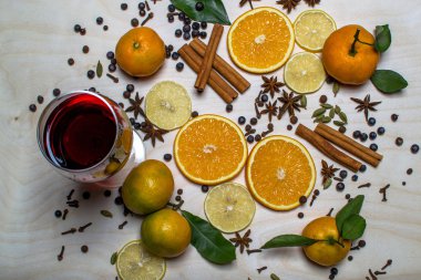 Tarçın, mandalina, mulled şarap