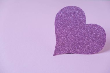 Büyük pembe bir kalp. Sevgililer Günü geçmişi