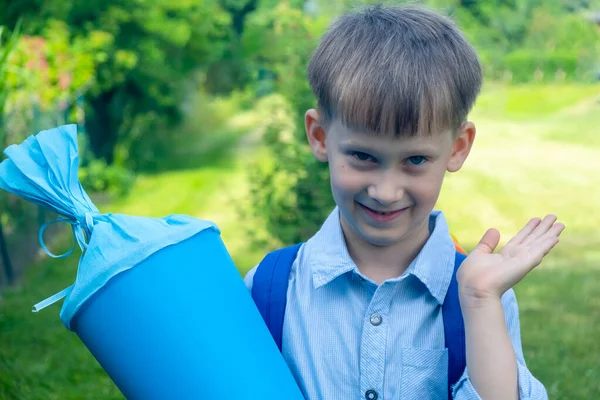 Barnet går i skolan för första gången — Stockfoto