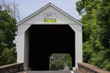 Moods Kapalı Köprüsü 1874 'te inşa edildi. Bucks County 'de East Rockland Kasabası' nda..