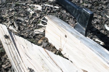 günlüğüne itme balta