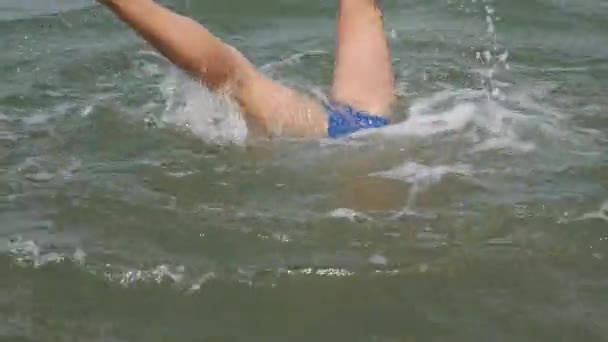 Girl on Sea Water Tumbles — Stock Video