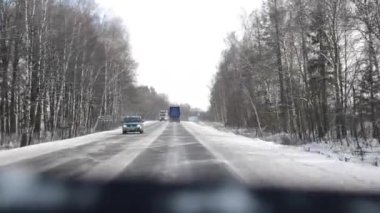 Kış yol yol Rusya'da
