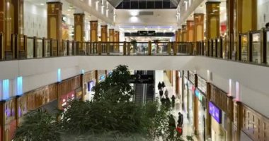Timelapse - insanlar alışveriş merkezine gidelim.
