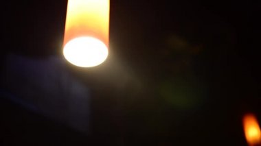 Tavan Lambası altında duman