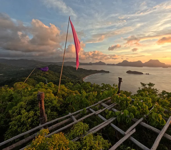Palawan, El Nido, Filipinler 'de güzel bir gün batımı
