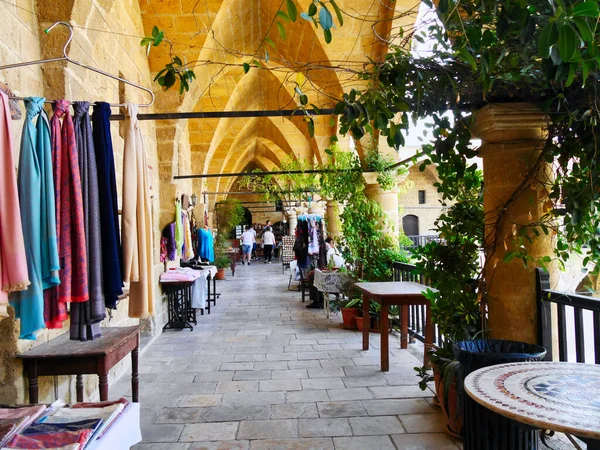 Kıbrıs Rum Kesimi 'nin Lefkoşe kentindeki karavan barınağının (Byk Han) eski binasının içi