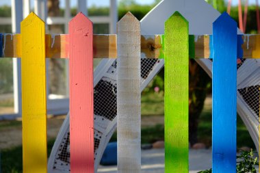 eski renkli ahşap çit doku, parlak arka plan