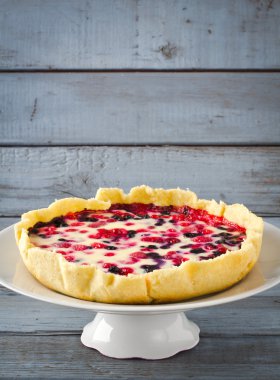 Mix berry tart, pasta, ahududu ile kek, böğürtlen, bluberries, kırmızı frenk üzümü ve krema, kopya alanı