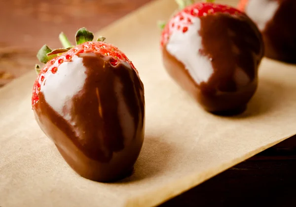 Fresh gourmet chocolate covered strawberries — Stock Photo, Image