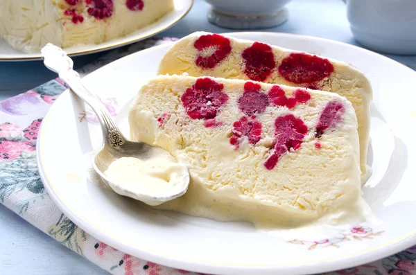 Semifreddo di dessert di gelato di lampone — Foto Stock