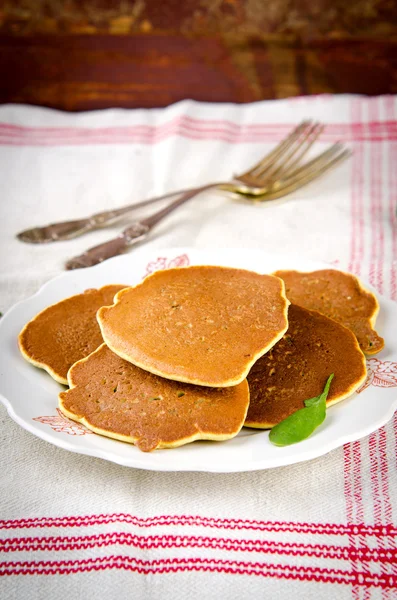 Panquecas de espinafre sem glúten vegetariano — Fotografia de Stock