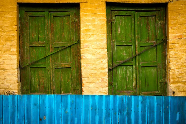 La vieja vendimia cerrar ventanas de madera —  Fotos de Stock