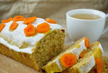 Geleneksel Noel meyveli kek ile kumquats