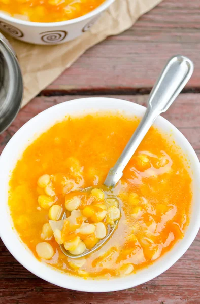 Vegetarian and vegan yellow pea soup — Stock Photo, Image