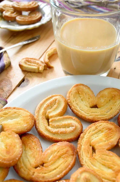 Palmeras - söt smördeg. Hjärtformade kakor med socker — Stockfoto