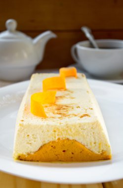Süzme peynir ve kabak sufle ile tatlı kremalı puding