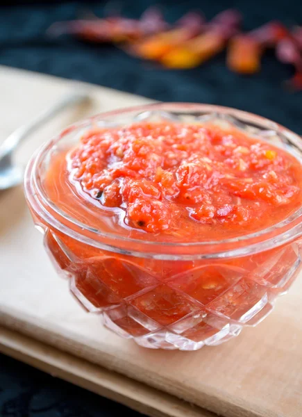 Chutney de tomate fresco com alho — Fotografia de Stock