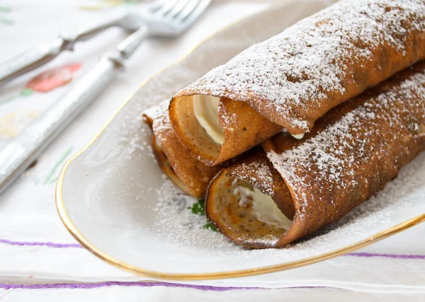 Bovete crepe pannkakor med söt grädde ost — Stockfoto