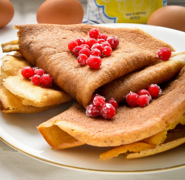 Buckwheat pancakes with frozen berries — 图库照片