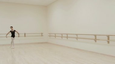 Kraliyet balerin bir yordamını gerçekleştiren