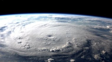 Uzaydan görünüşünü kasırga