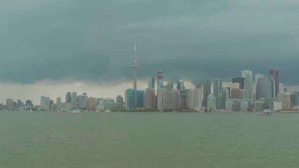 Toronto von einer Fähre aus gesehen — Stockvideo