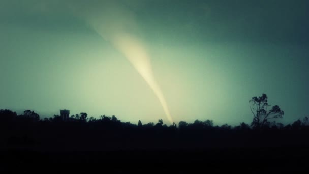 Tornado faz estragos — Vídeo de Stock