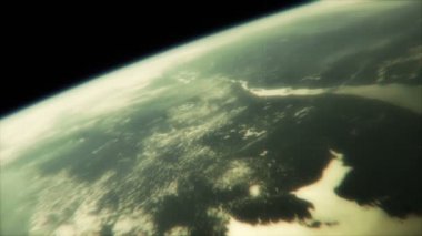 Uzayda yüzen astronot