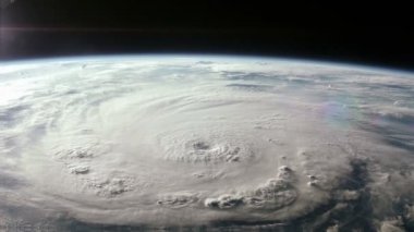 Uzaydan görünüşünü kasırga