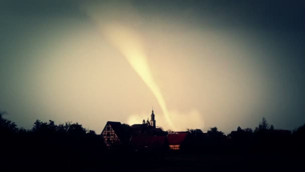 Tornade fait des dégâts — Video