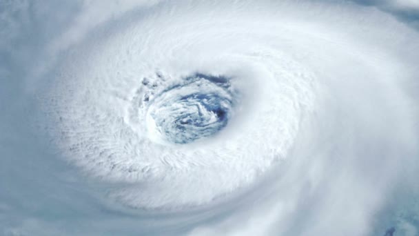 Proche d'un énorme ouragan — Video