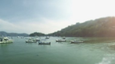 Bay birçok tekne