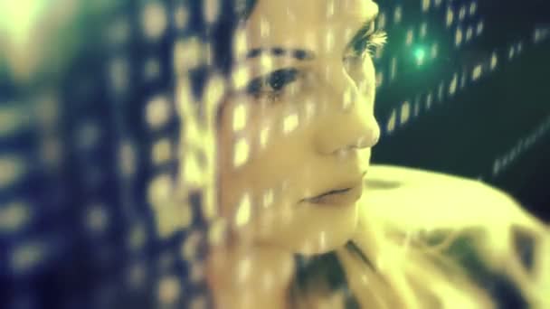 Futurisztikus nő szaggató köhögés kód — Stock videók