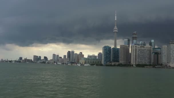 Tomando el ferry a Toronto — Vídeos de Stock