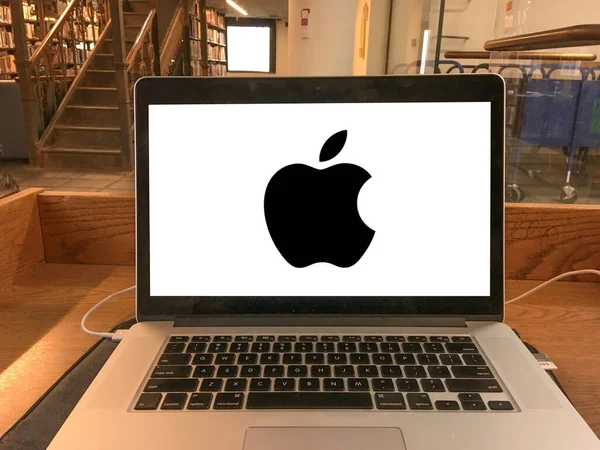Apple logosu editör çizimi