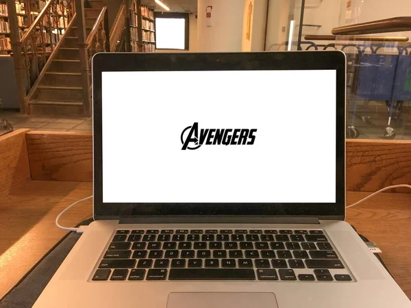 Yenilmezler logosu editör çizimi