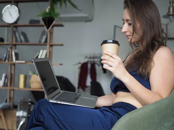 Young Woman Working Computer Home Remote Work — Stock Photo, Image
