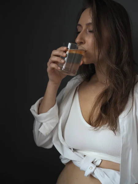 Giovane Nutrizionista Donna Cibo Sano Cibo Sano Donna Beve Acqua — Foto Stock