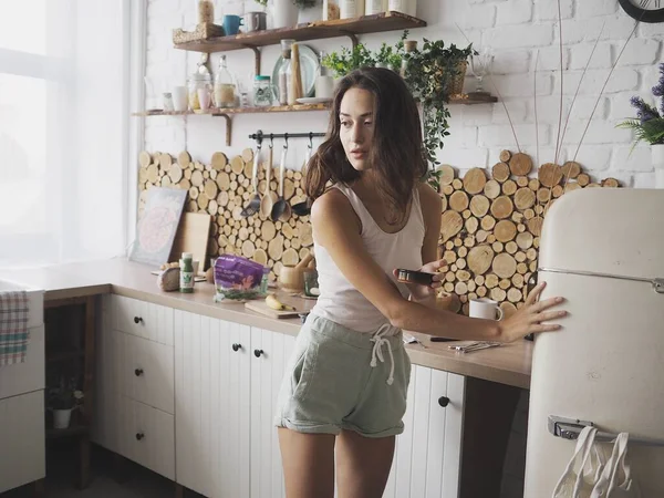 Young Vegetarian Woman Preparing Herself Delicious Healthy Breakfast — Zdjęcie stockowe