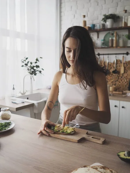 Young Vegetarian Woman Preparing Herself Delicious Healthy Breakfast — kuvapankkivalokuva
